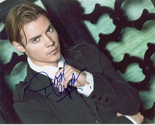 Josh Henderson autograph