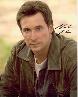 Noah Wyle autograph