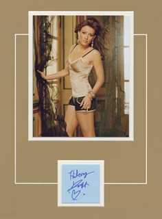 Hilary Duff autograph