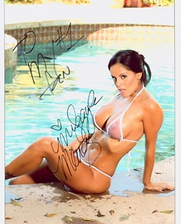 Mikayla Mendez autograph