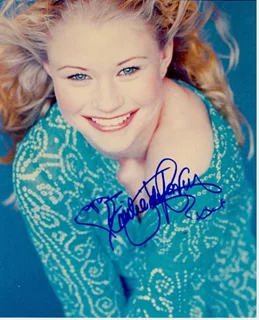 Emilie de Ravin autograph