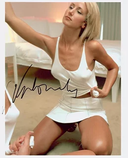 Lady Victoria Hervey autograph