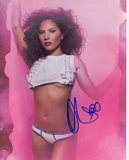Olivia Munn autograph