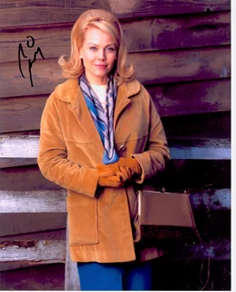 Gail O'Grady autograph