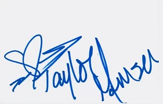 Taylor Momsen autograph