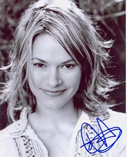 Leisha Hailey autograph
