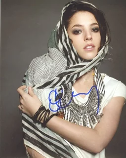 Olivia Thirlby autograph