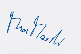 Mia Maestro autograph
