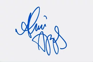 Shiri Appleby autograph