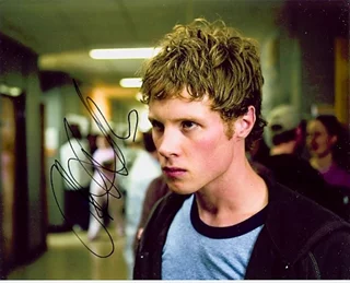Ashton Holmes autograph