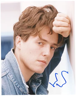 Hugh Grant autograph