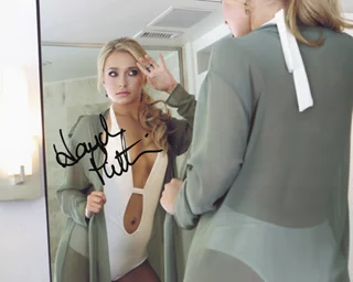 Hayden Panettiere autograph