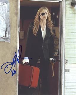 Daryl Hannah autograph