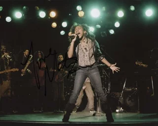 Naturi Naughton autograph