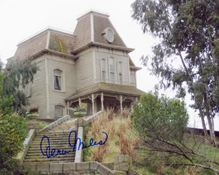 Vera Miles autograph