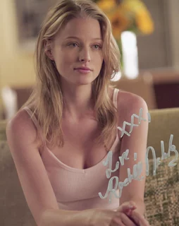 Rachel Nichols autograph