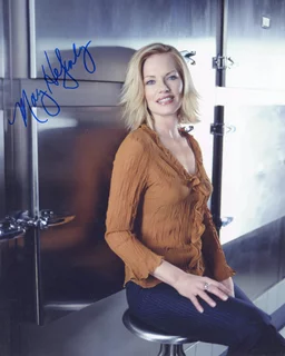 Marg Helgenberger autograph