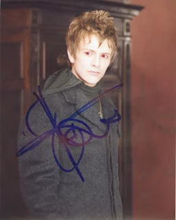Charlie Bewley autograph