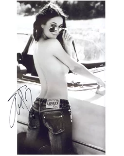 Emmanuelle Chriqui autograph