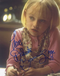 Dakota Fanning autograph