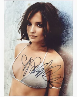 Rachael Leigh Cook autograph