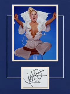 Heather Thomas autograph