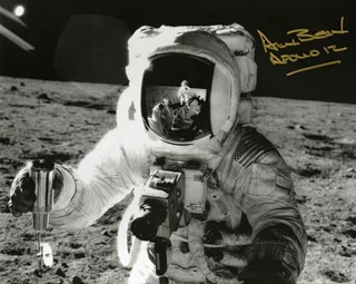 Alan Bean autograph