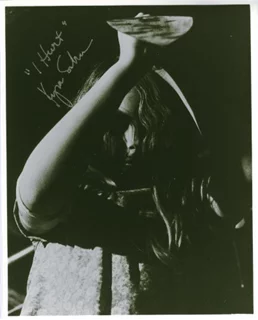 Kyra Schon autograph