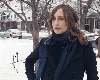 Vera Farmiga autograph