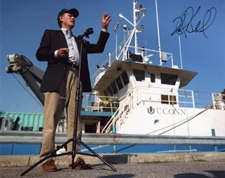 Robert Ballard autograph