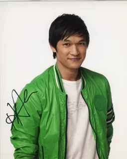 Harry Shum Jr. autograph
