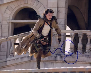 Milla Jovovich autograph