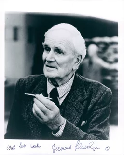 Desmond Llewelyn autograph