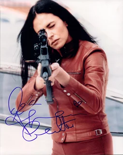Maria Grazia Cucinotta autograph