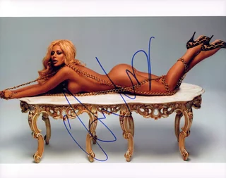 Aubrey O'Day autograph