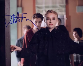 Dakota Fanning autograph