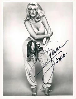 Suzanne Somers autograph
