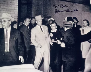 James Leavelle autograph