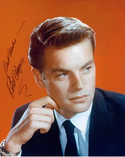 Robert Wagner autograph