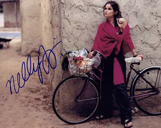 Nelly Furtado autograph