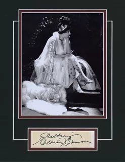 Gloria Swanson autograph