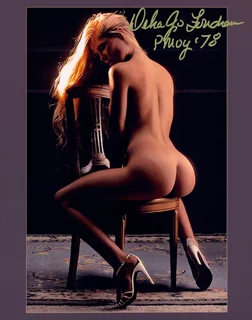 Debra Jo Fondren autograph