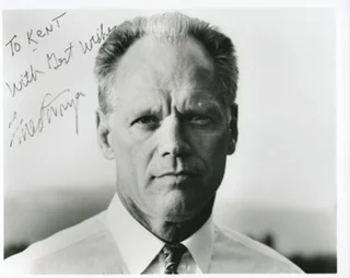 Fred Dryer autograph