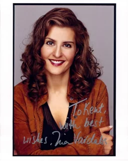 Nia Vardalos autograph