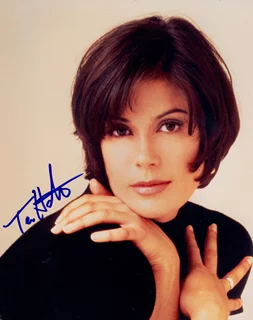 Teri Hatcher autograph