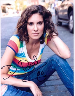 Daniela Ruah autograph