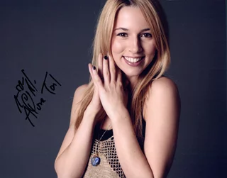 Alona Tal autograph