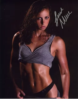 Leigh Moore autograph