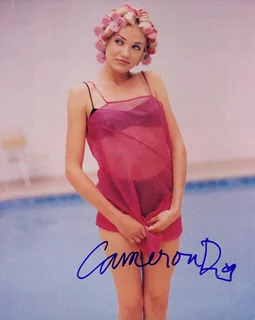 Cameron Diaz autograph