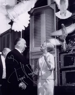 Tippi Hedren autograph